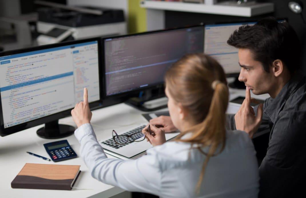 Couteps: Integración y Desarrollo de APIs Personalizadas